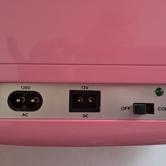 Hello Kitty Mini Fridge with Carry Handle  Thermoelectric Cooler.BNWT/BOX - Picture 9 of 15